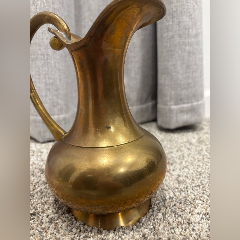 Elegant Vintage Brass Water Pitcher/Vase Solid Brass - Picture 8 of 8